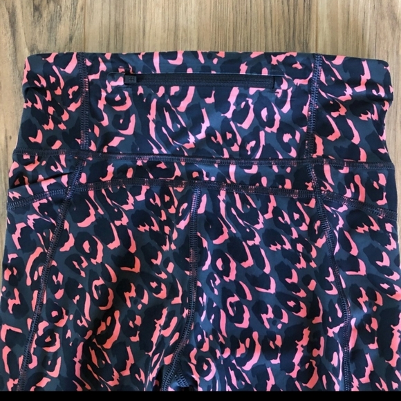 Sweaty Betty zero gravity pants - Picture 5 of 9